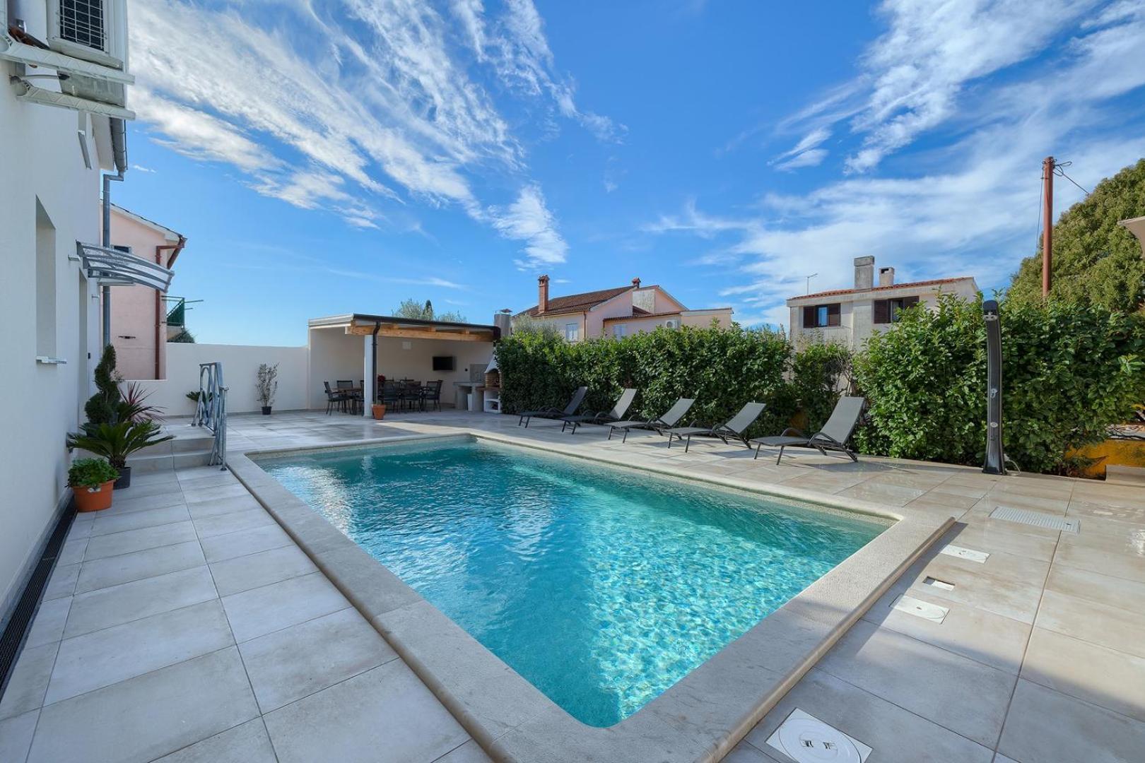 Villa Nimi Pola Esterno foto